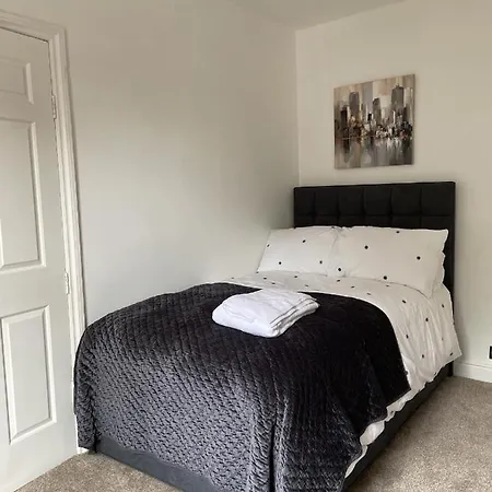 4 Bedroom House In Town Centre
